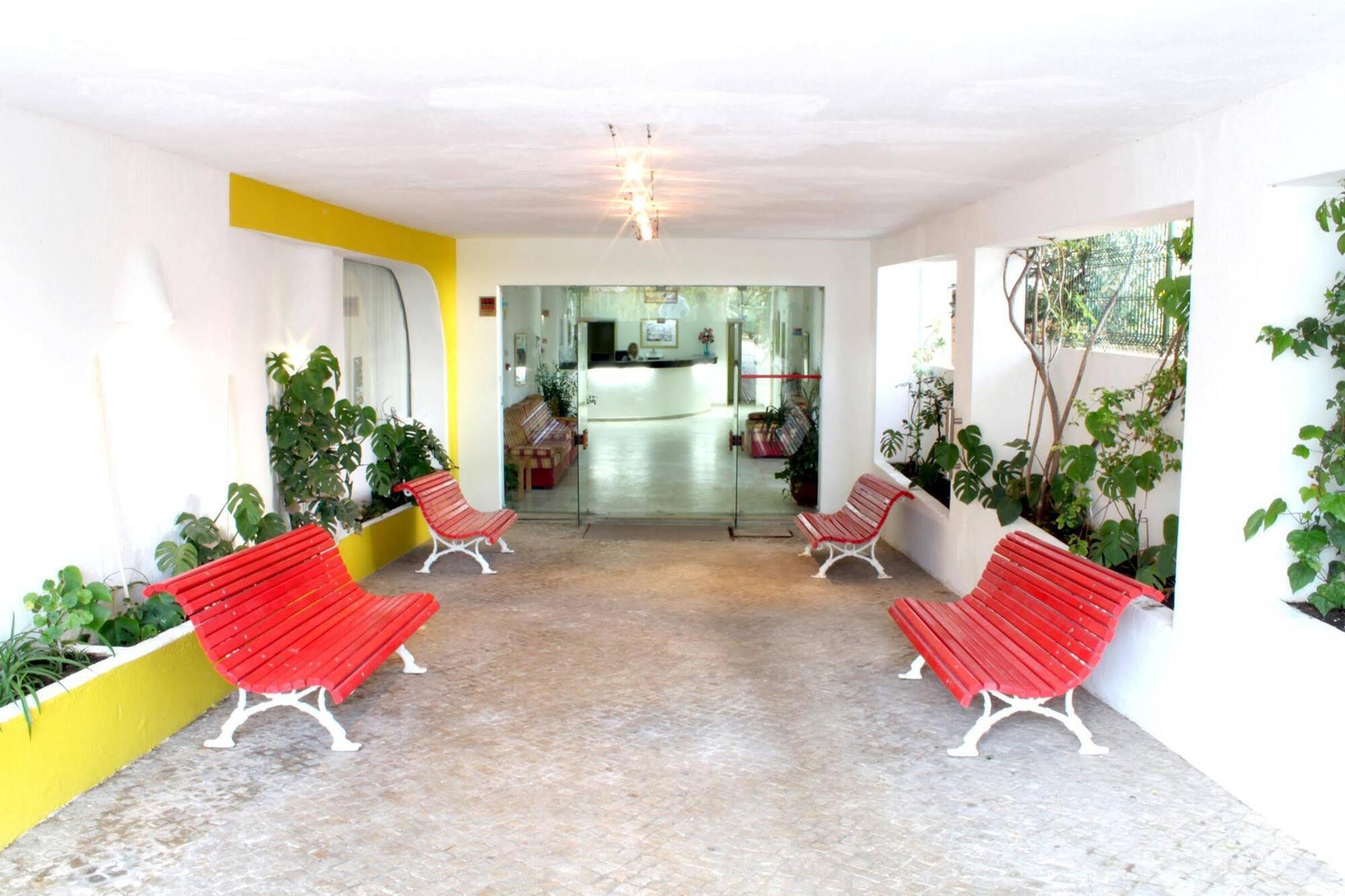 Mirachoro Albufeira Aparthotel Luaran gambar