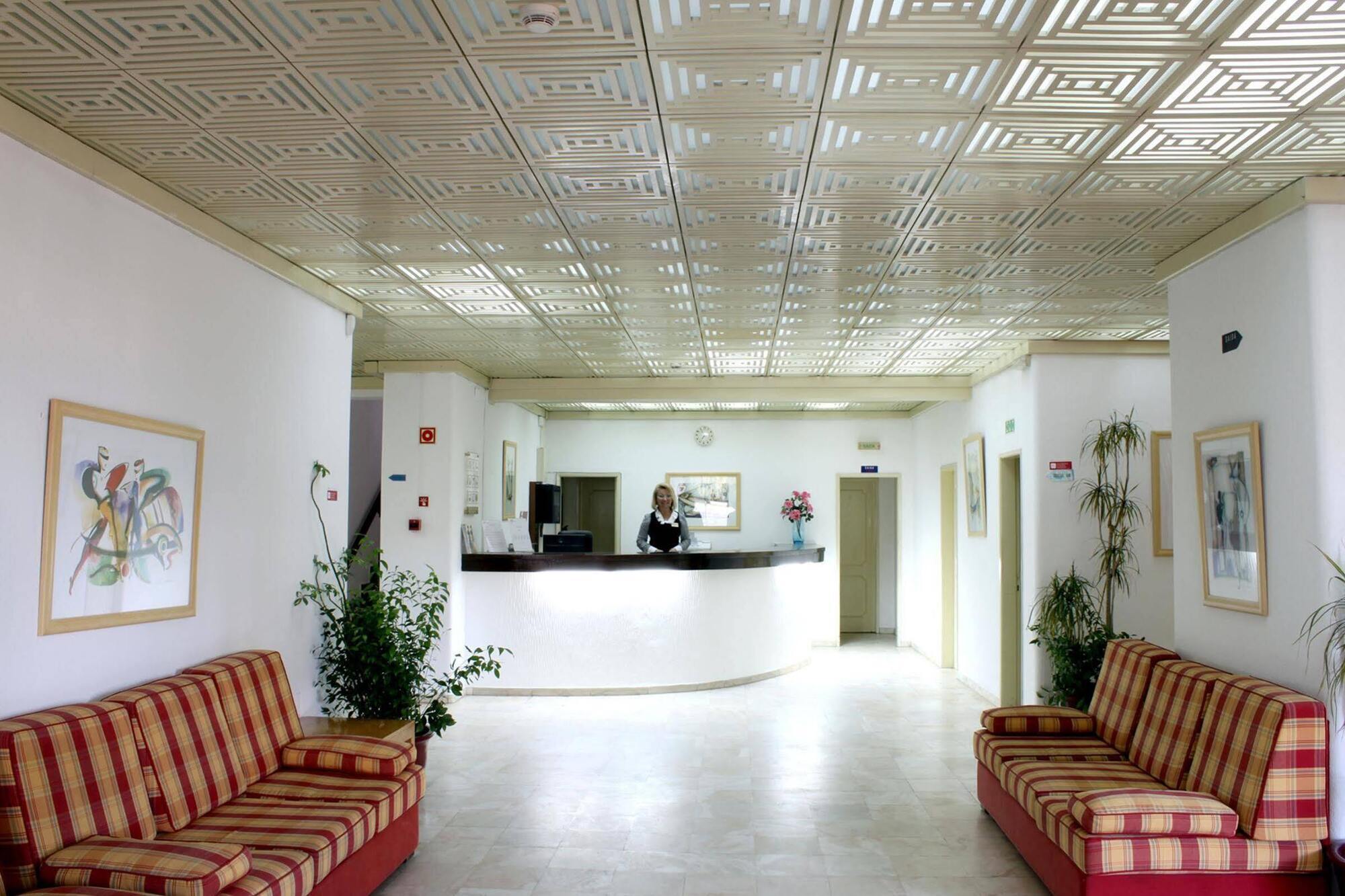 Mirachoro Albufeira Aparthotel Luaran gambar